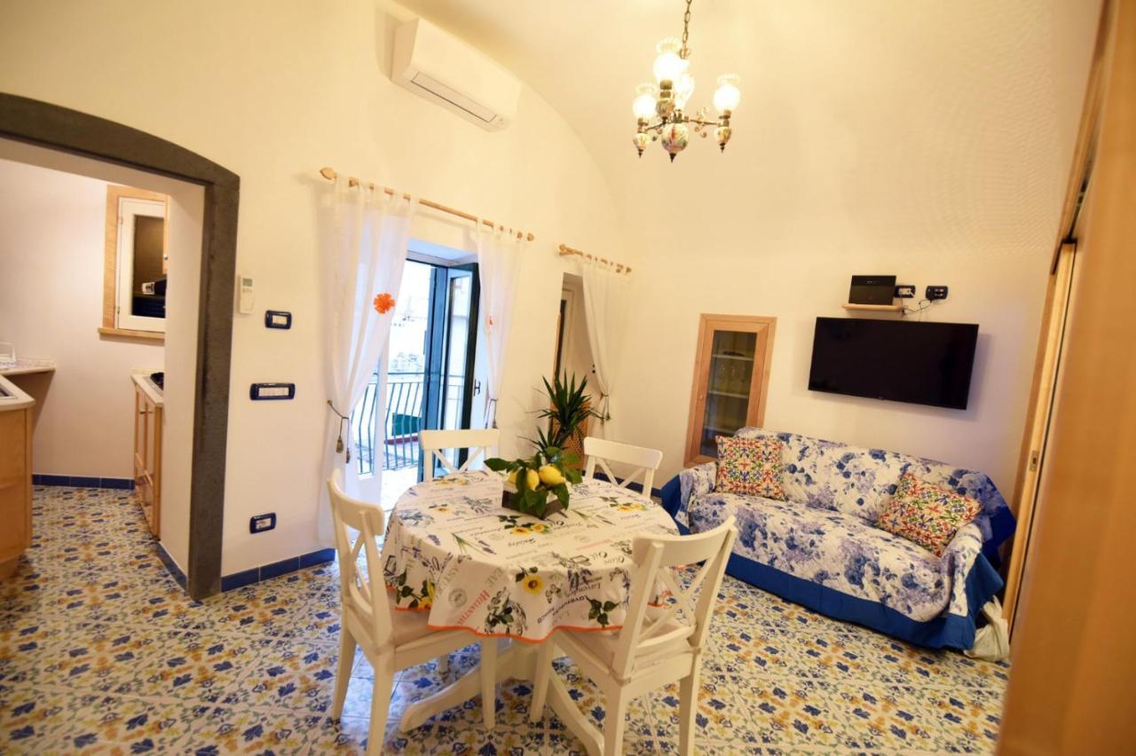 شقة Casa De Rosa أتراني المظهر الخارجي الصورة